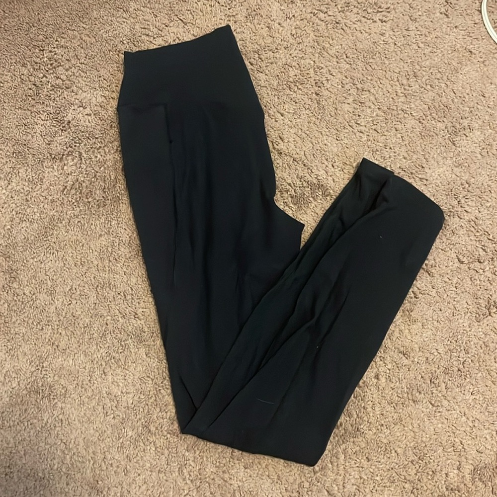 Buffbunny Rosa pocket leggings. Worn once great condition! No front seem